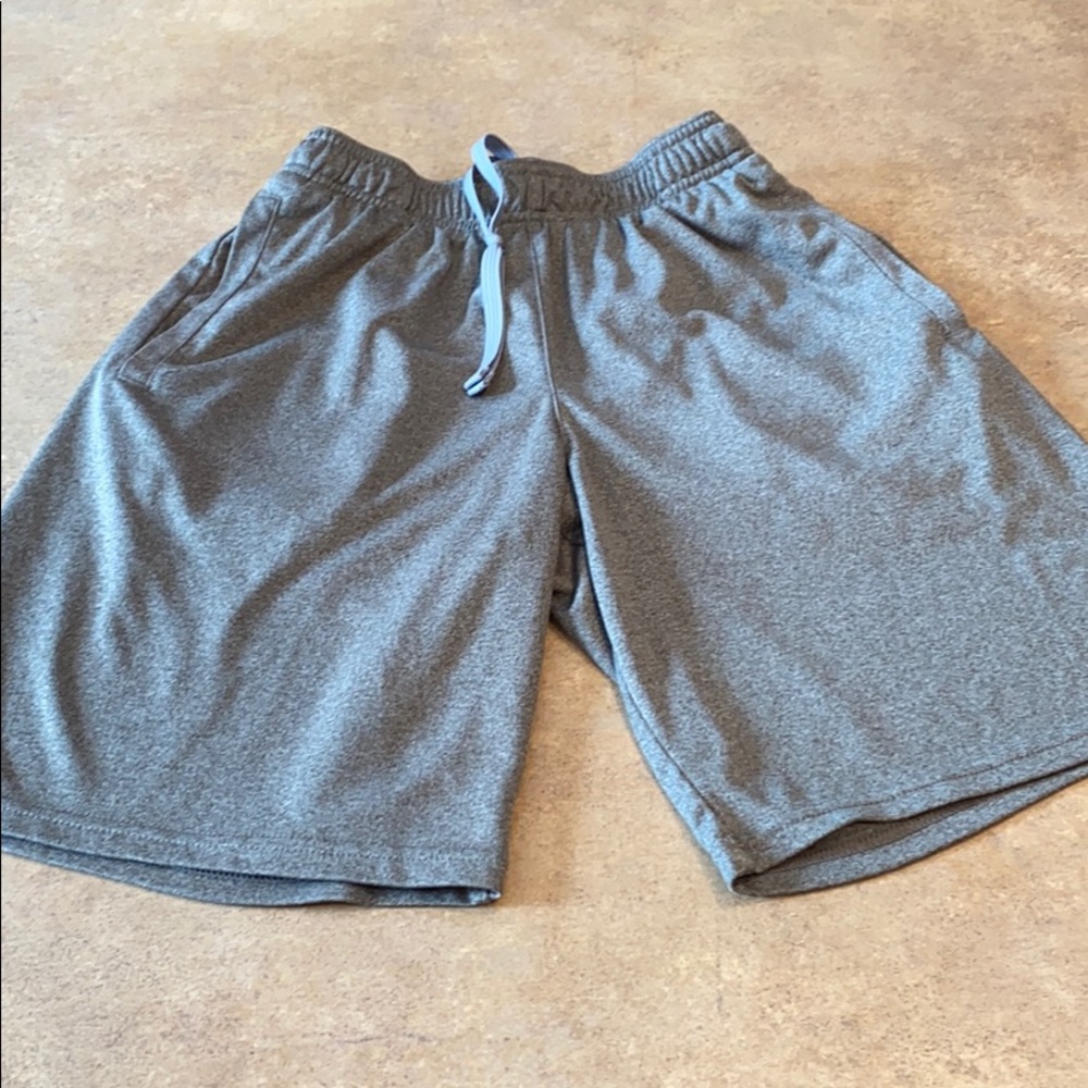 Boys Champion shorts size small